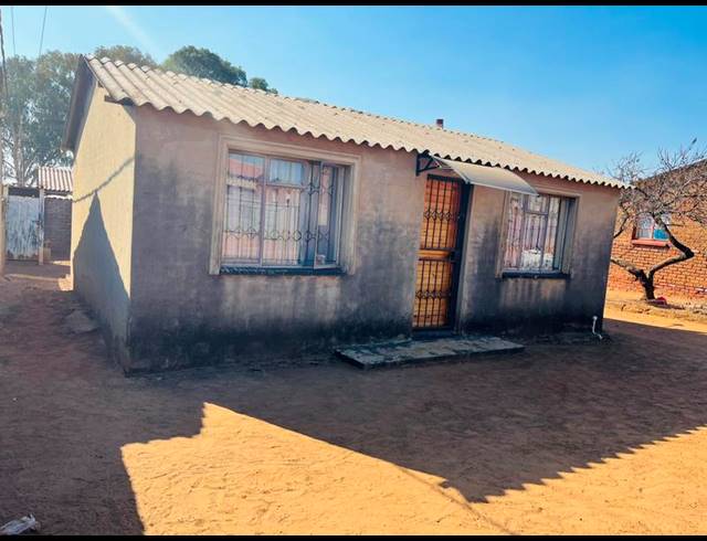 2 BEDROOM HOUSE FOR SALE IN SEBOKENG ZONE 3